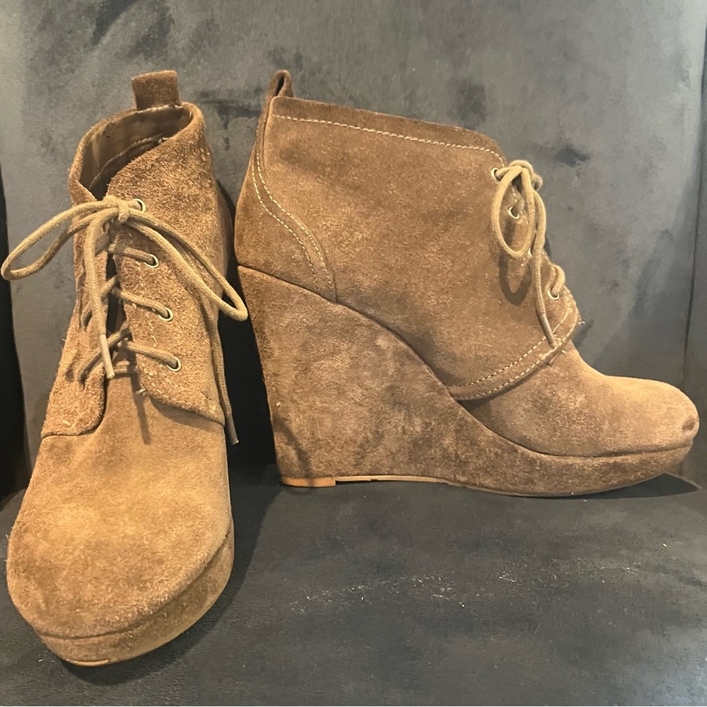 Women's Tan Suede Wedge Ankle Boots